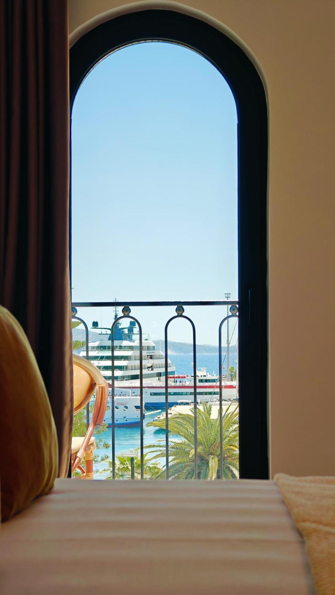 סרנדה Villa Margarit Boutique Hotel מראה חיצוני תמונה
